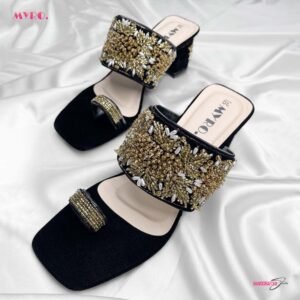 Mahnoor Zardosi Heel