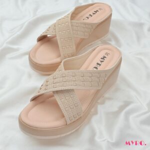 Luminous Cream Boston Heel